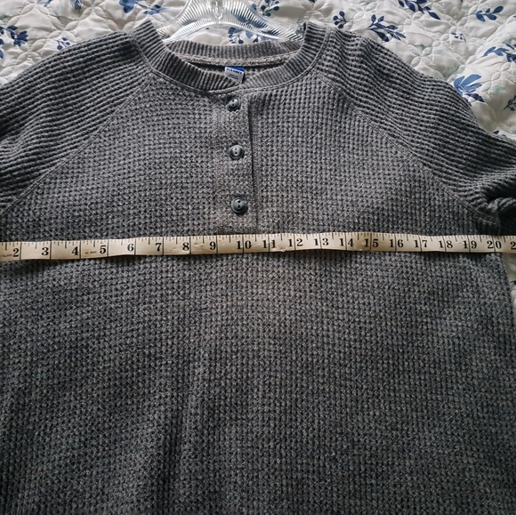 Old Navy Waffle Shirt - Picture 4 of 6
